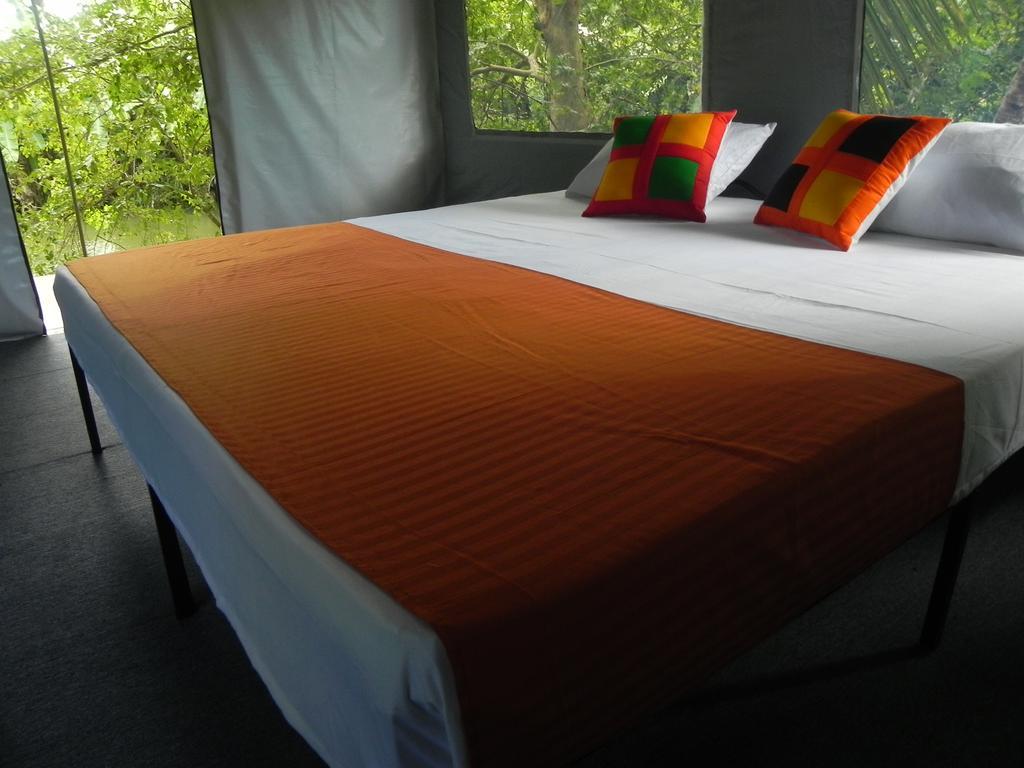 Makulu Safari Camping อุดาวาลาเว ภายนอก รูปภาพ